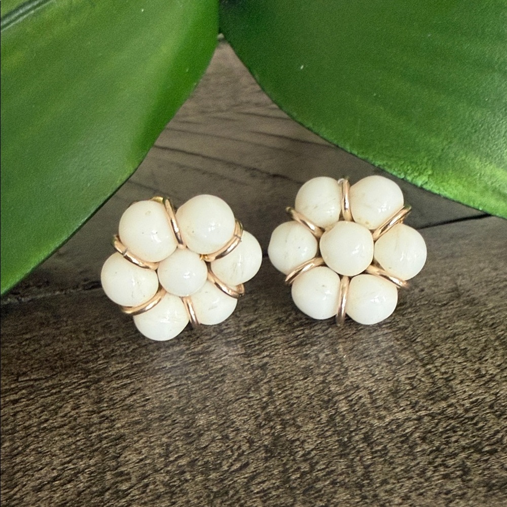 Vintage Western Germany Cream and Gold Cluster Clip-On Earrings